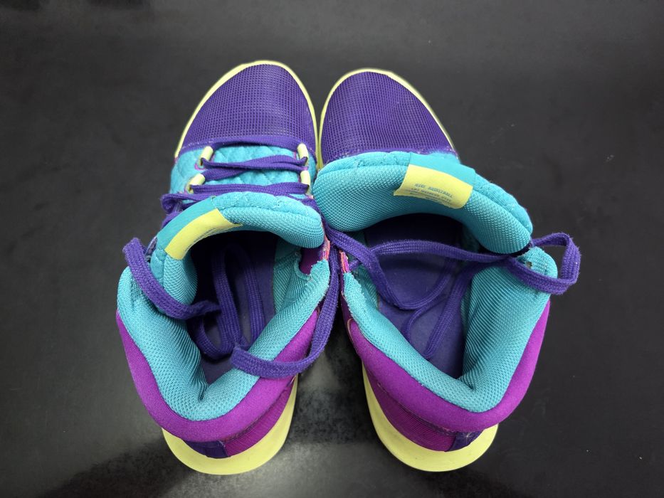 Adidasi nike basketball