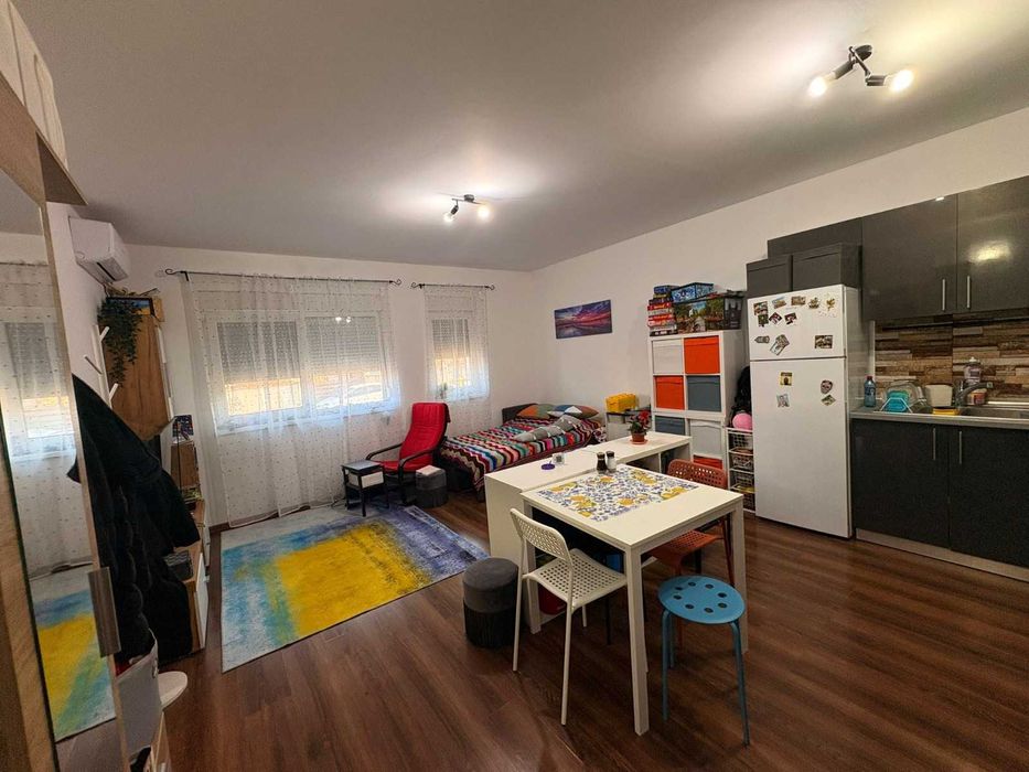 Proprietar vand apartament cu 2 camere in Dumbravita