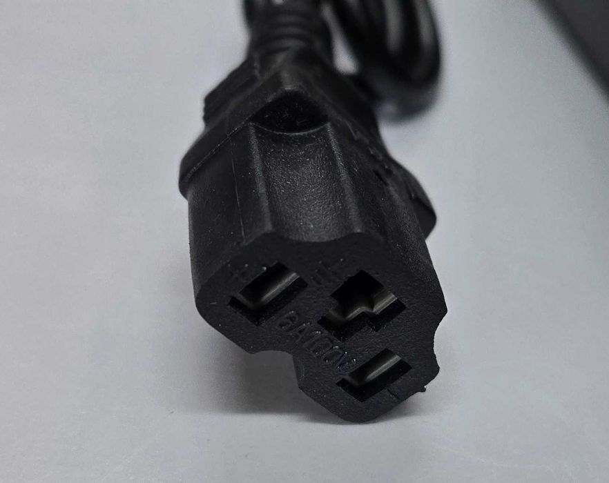 Зарядно устройство 48V за тягови акумулатори с дисплей.