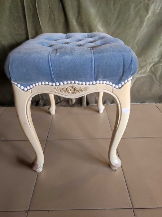 Taburet mic pentru salon sau living