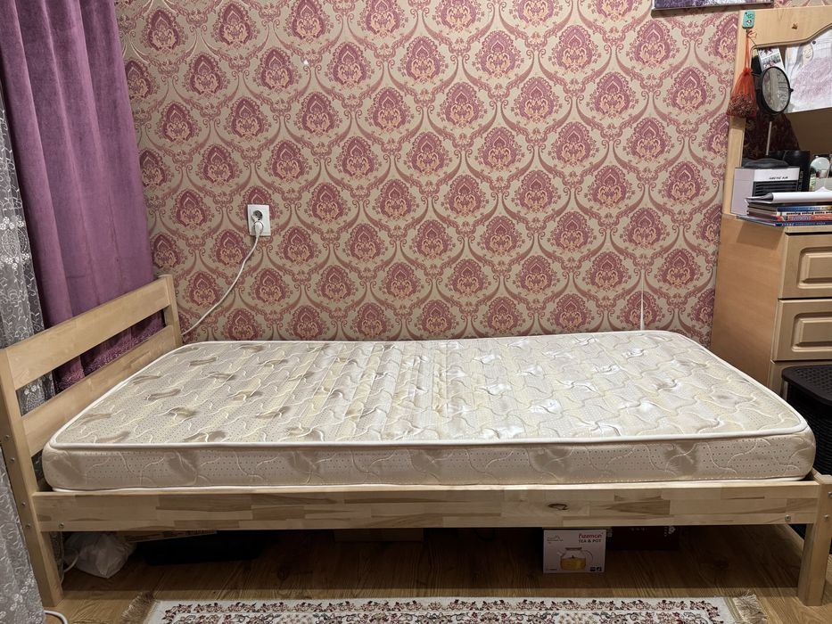 Кровать для спальной комнаты