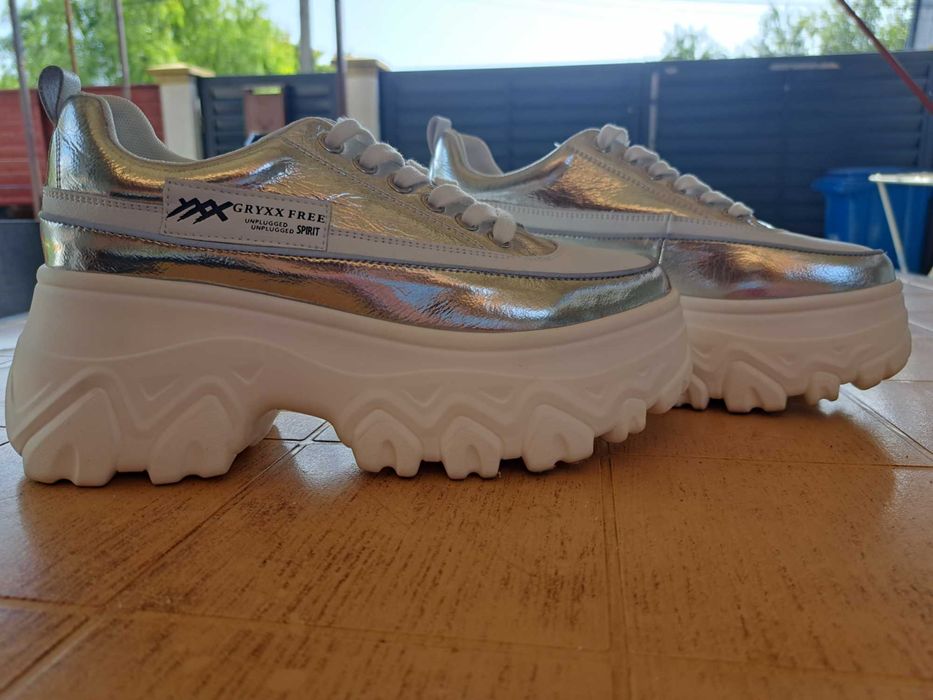 Pantofi sport din piele de la Gryxx, marimea 39, purtati o data