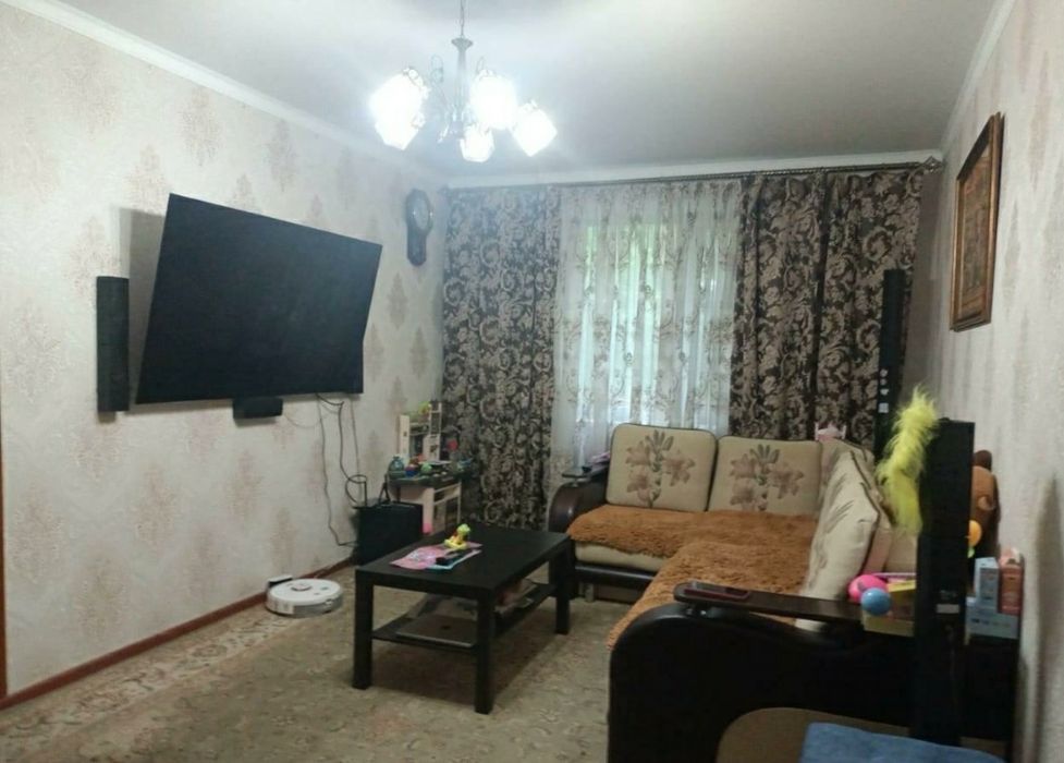 Продам 3 ком район 8 школы