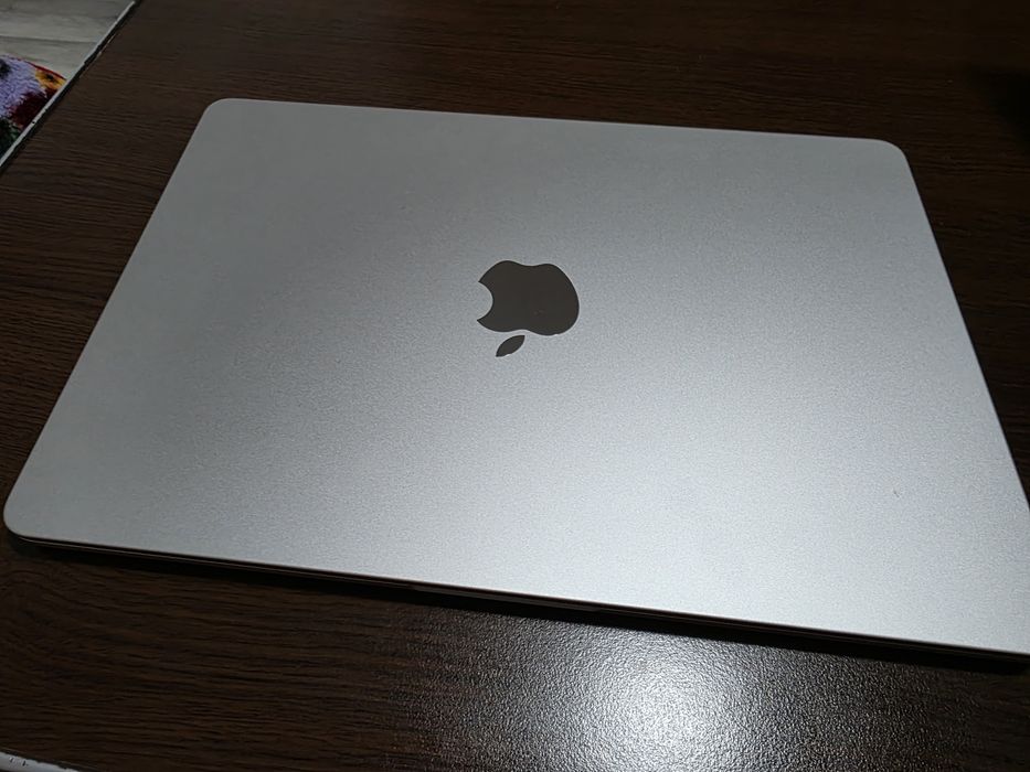 Macbook Air M4 13 inch 2025
