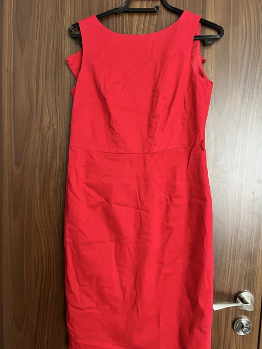 Много запазени рокли на символични цени