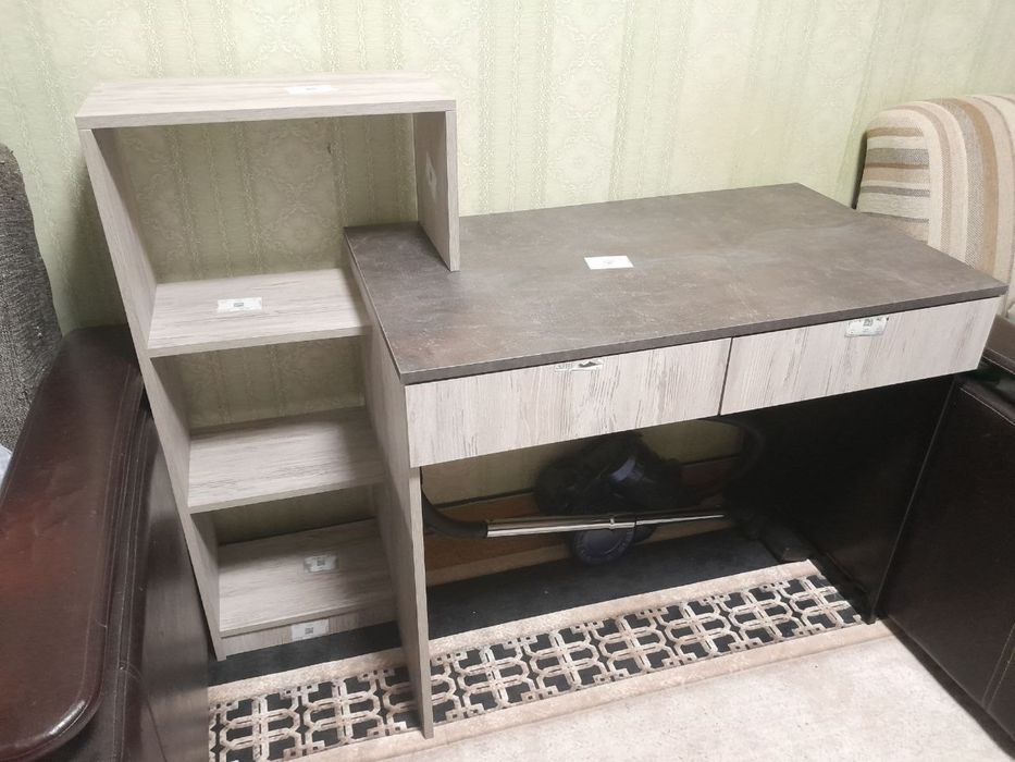 Стол письменный, новый