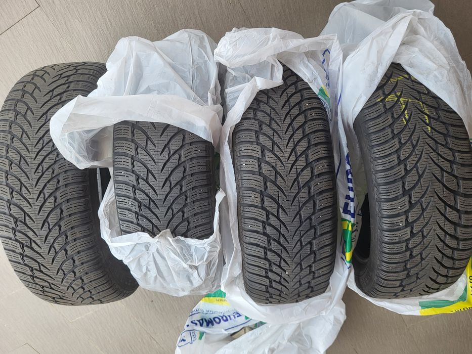 Vand 4 anvelope Nokian 225.55.R19