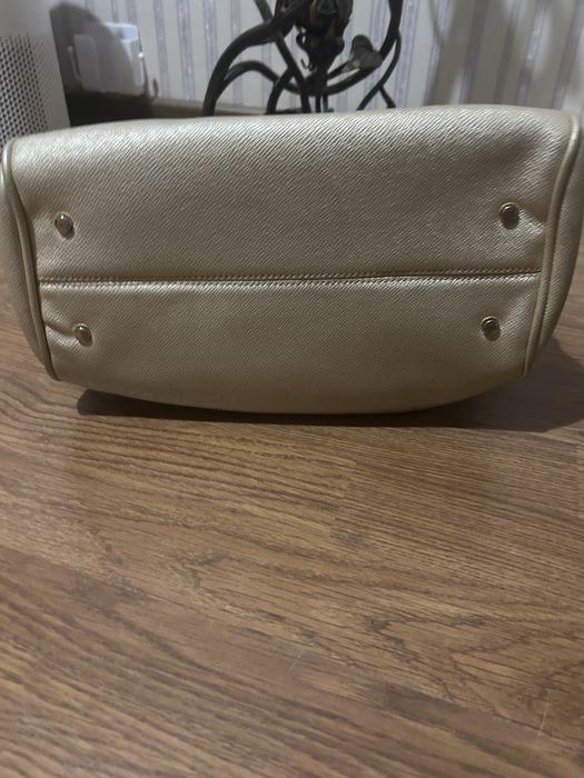 Сумка Liujo  золотистого цвета