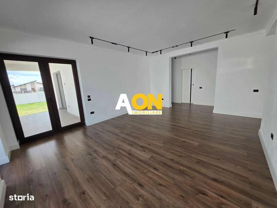Casă Individuală de Vânzare, 4 Camere, 500mp Teren, Zona Alba Micești