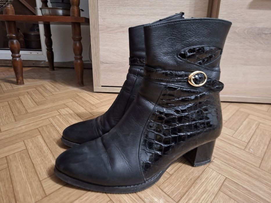 Боти от естествена кожа