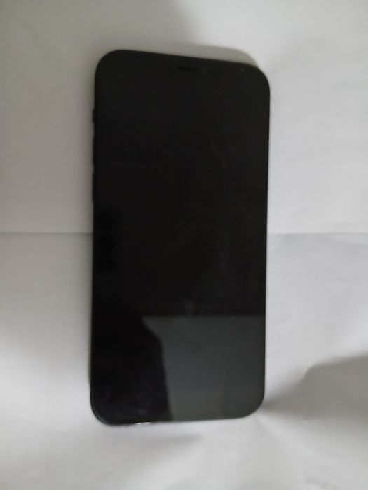 Iphone 12 si Samsung A16