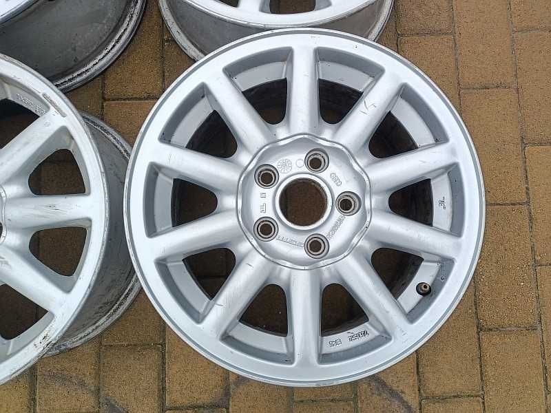 Продам оригинальные легкосплавные диски на автомашину Audi