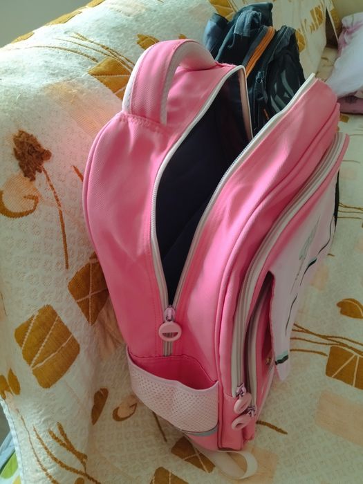 Рюкзаки разные  есть коричневый