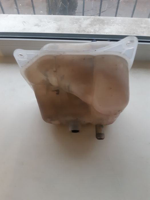 Разширительный бачек ауди 100