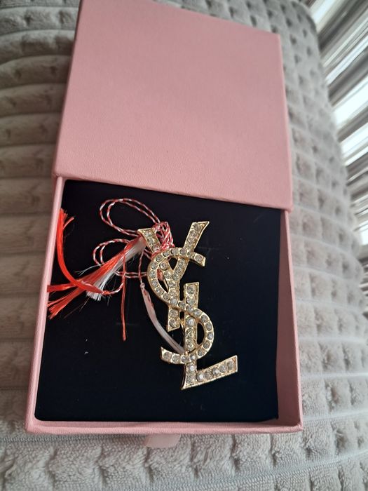 Broșe dama YSL .