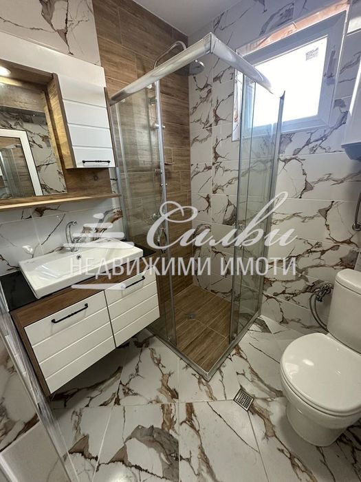 Продава се Тристаен апартамент в Шумен, Добруджански - 93 кв.м за 1525 €/кв.м - Снимка #10