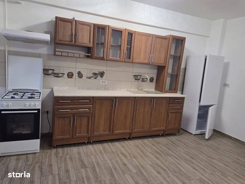 Se inchiriaza apartament 2 camere parter inalt + loc parcare