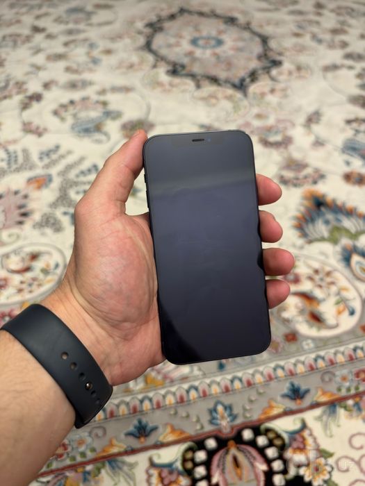 iPhone 12, 64 gb.