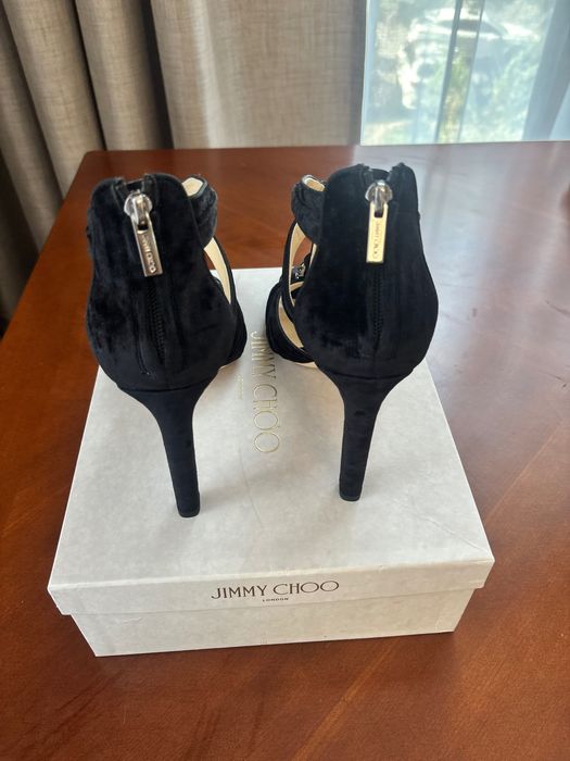 Продаются новые босоножки Jimmy Choo