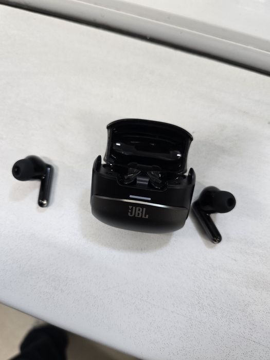 Наушники JBL беспроводные, вакуумные,