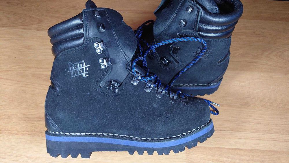 Bocanci tehnici Hanwag Cima, mărimea 42, compatibile cu colțari, cusături duble, vibram