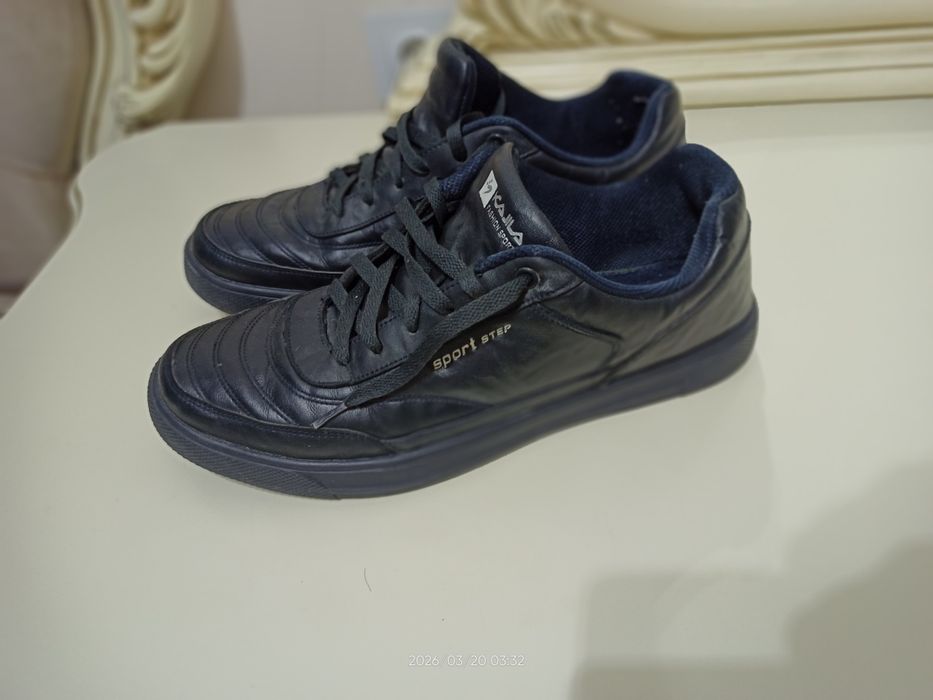 Продам кроссовки размер 45