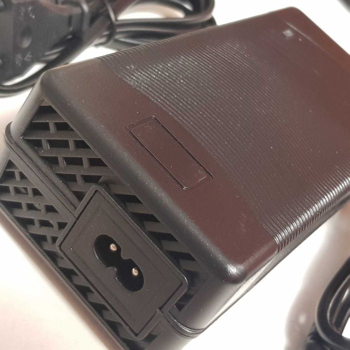 Incarcator bicicleta/trotineta electrica 54,6V 4A, Mufa 5.5x2.1,