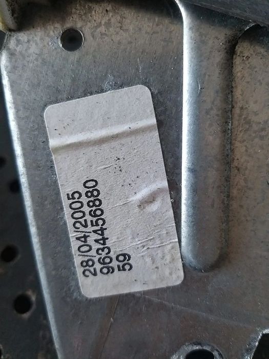 Macara geam electric dreapta fata peugeot 307 9634456880