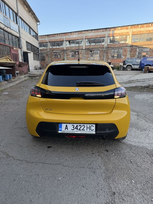 Peugeot 208 1.2 PureTech 2020 | 90 000 км | Първи собственик
