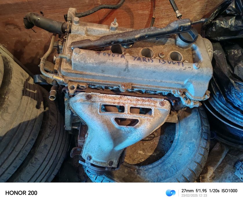 Двигател за Тойота ярис и предавателна кутия