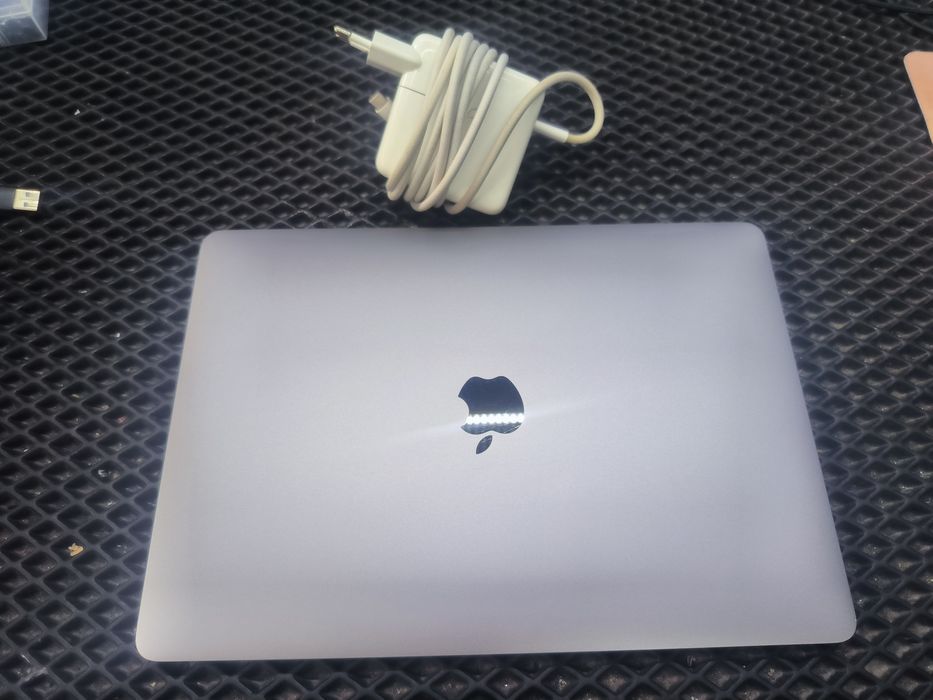 MacBook Pro 13 1989 i5/16ram/512ssd