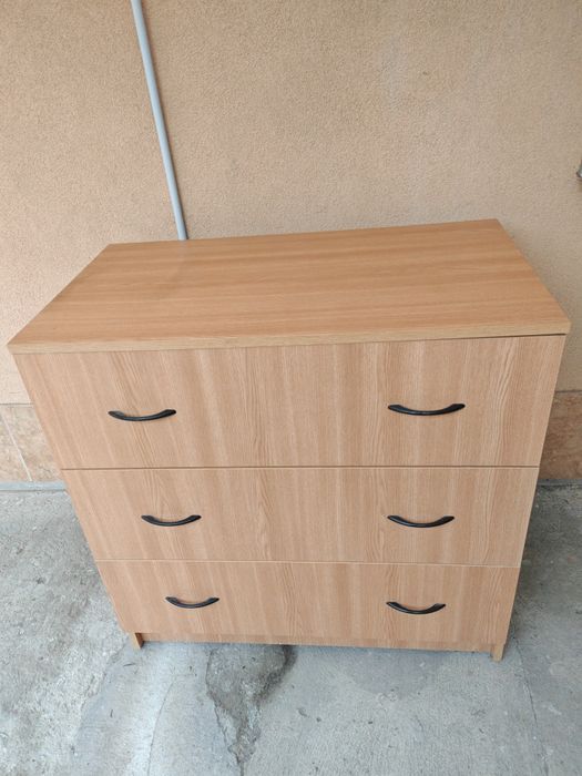 Comodă cu trei sertare și somieră cu picioare