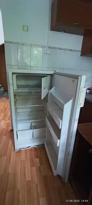 Холодильник Бирюса