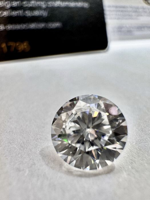 Диамант 2 карата , мойсанит за бижу и подарък