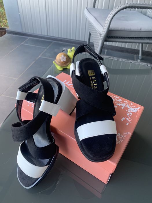 Нови Сандали