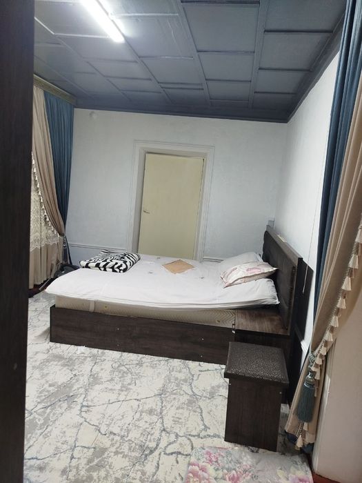 Noturar holatdagi uy sotiladi