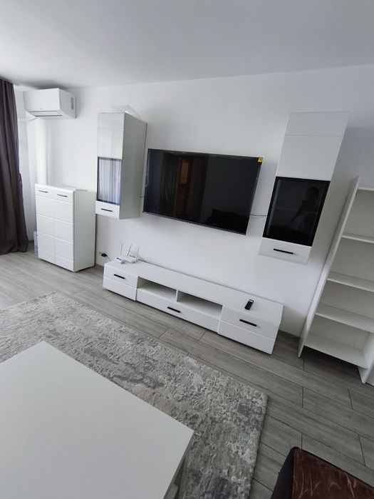 De închiriat Apartament 3 camere piata Progresului