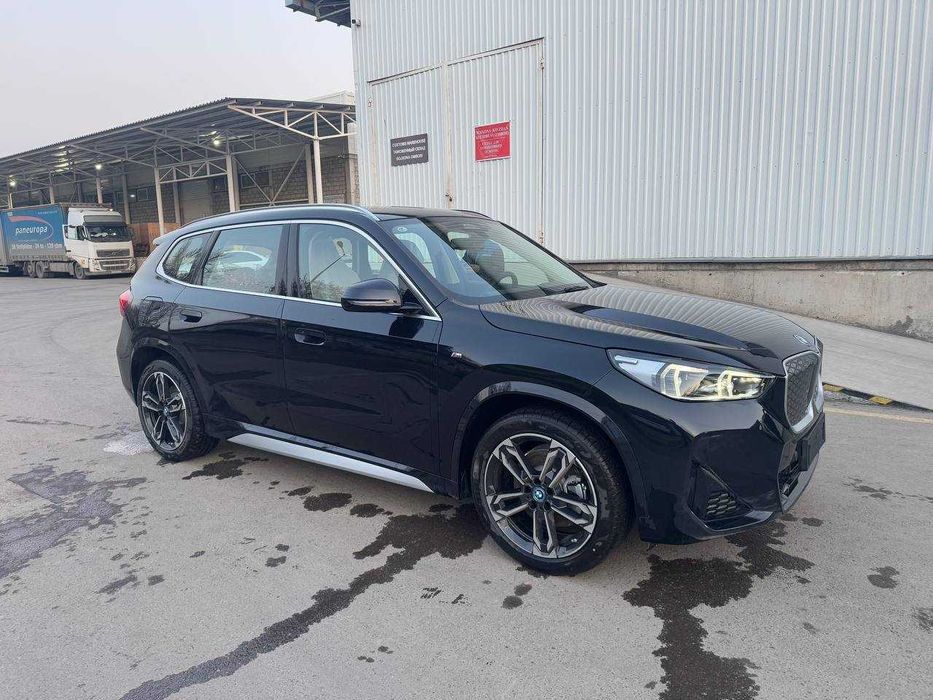 BMW IX1 30L Скидка