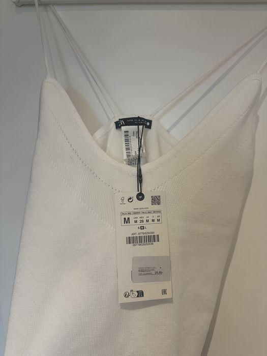 Нов бял плетен потник на Zara, М размер,