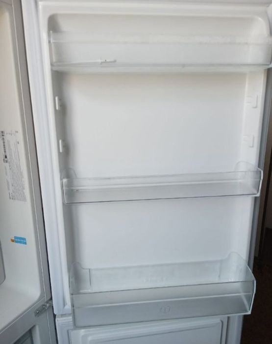 Srochno xolodilnik sotiladi