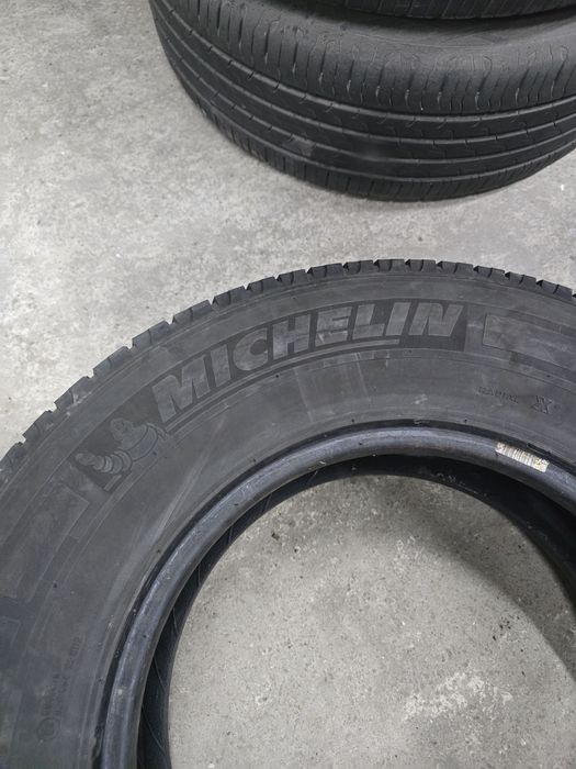 4 Броя Бусови Гуми 225/75/16C Michelin 2x7,2mm 2x6mm 23dot