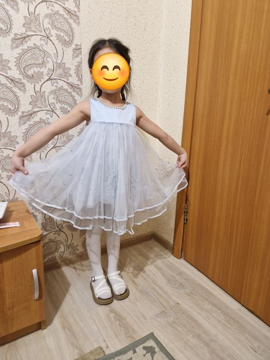 Платье новогоднее голубое, снежинка, нарядное, зайца, цыпленок 3-4 г