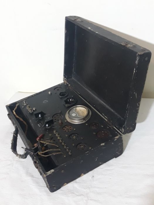 Aparat vechi anii 20,  pt măsurat lampi electronice