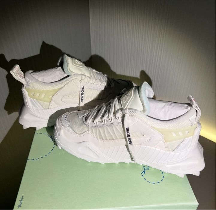 Adidasi off white odsy 1000