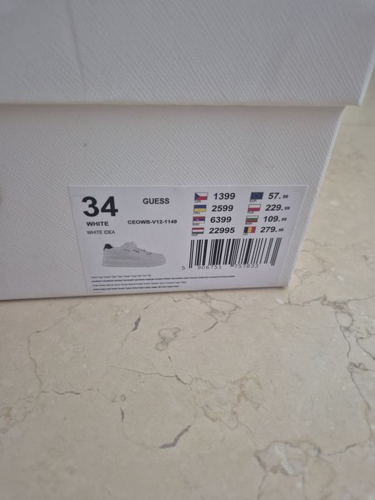 Adidasi Guess marimea 34