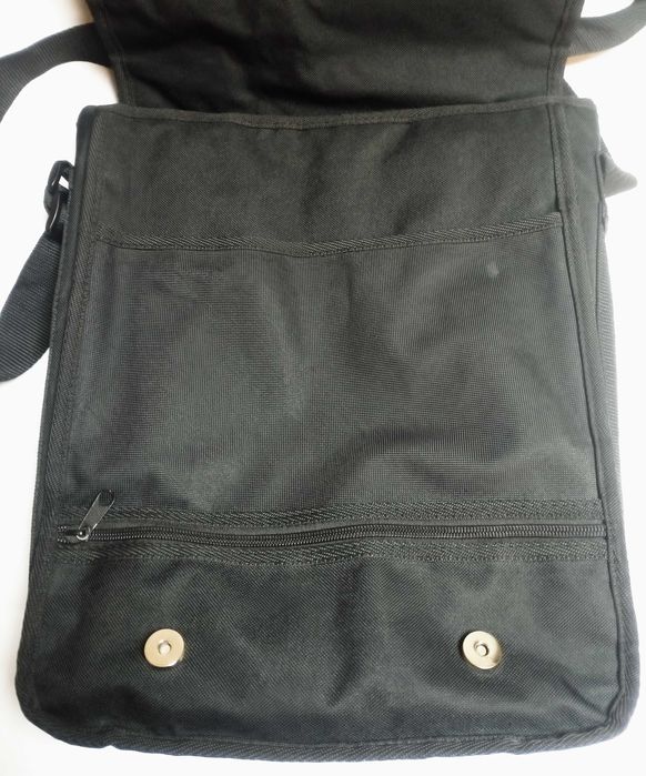 Чанта за лаптоп черна