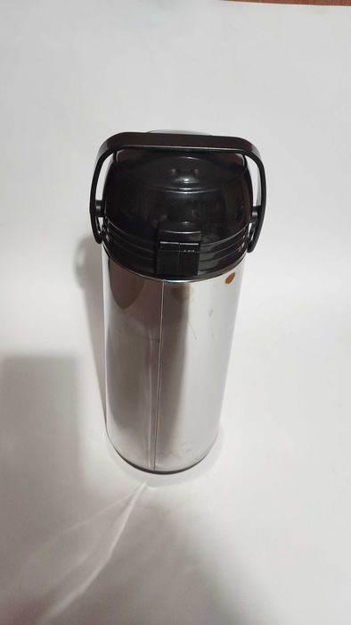 2-литров термос с помпа корпус неръждаема стомана