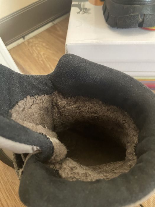 Продам детские зимние сапожки