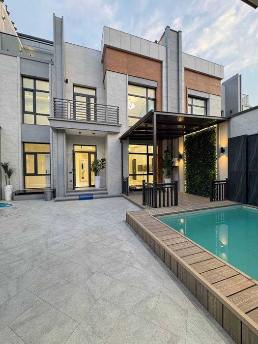 Cдам Шикарный Евродом в Центре на улице Ивлева, Гостиница Россия.