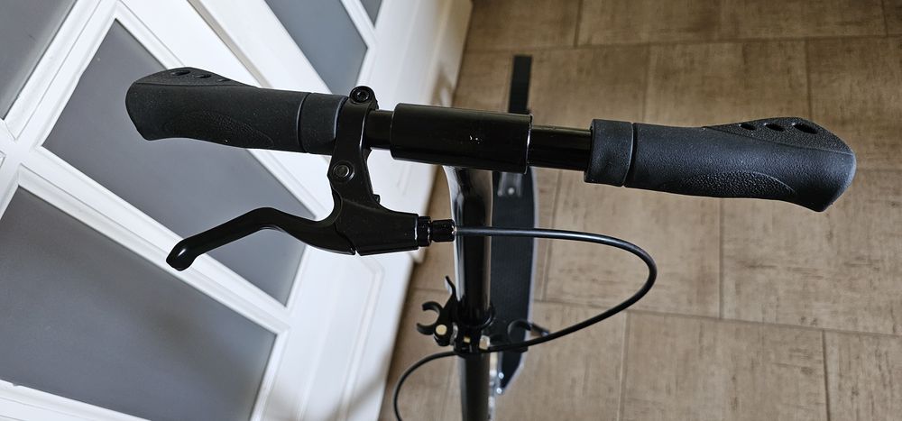 Trotineta pliabila,frână de mână,suspensii, model german